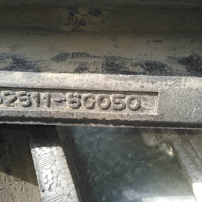 فوم داخل سپر تویوتا لکسوس